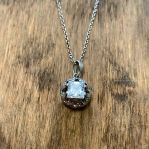 Sterling Silver Necklace woth CZ Stone in Sterling Pendant 18” Italian 925 Chain